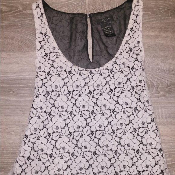 FREE WITH BUNDLE: Aritzia Talula Top - Picture 2 of 4